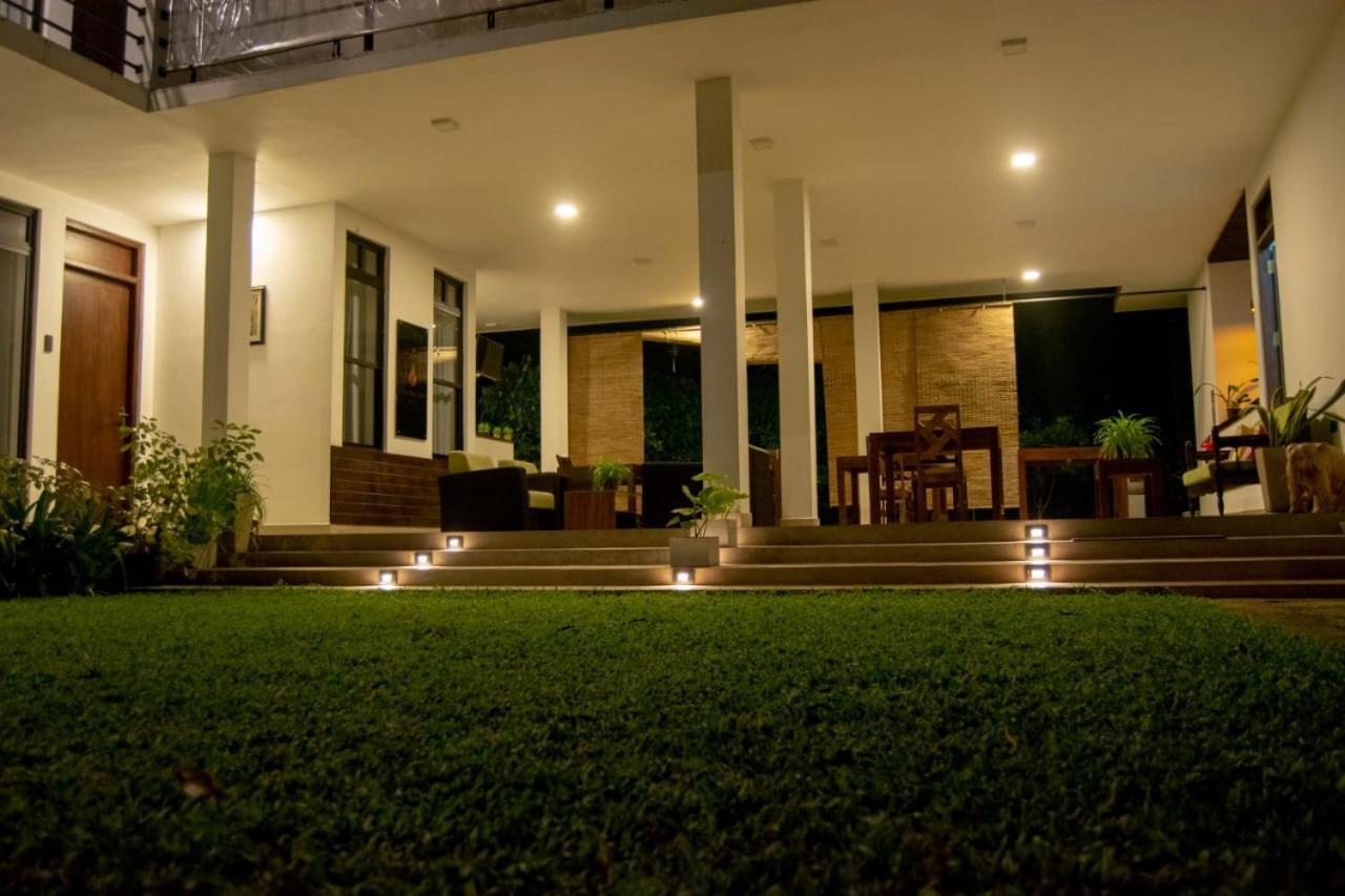 Golden Ray Villa Anuradhapura Esterno foto